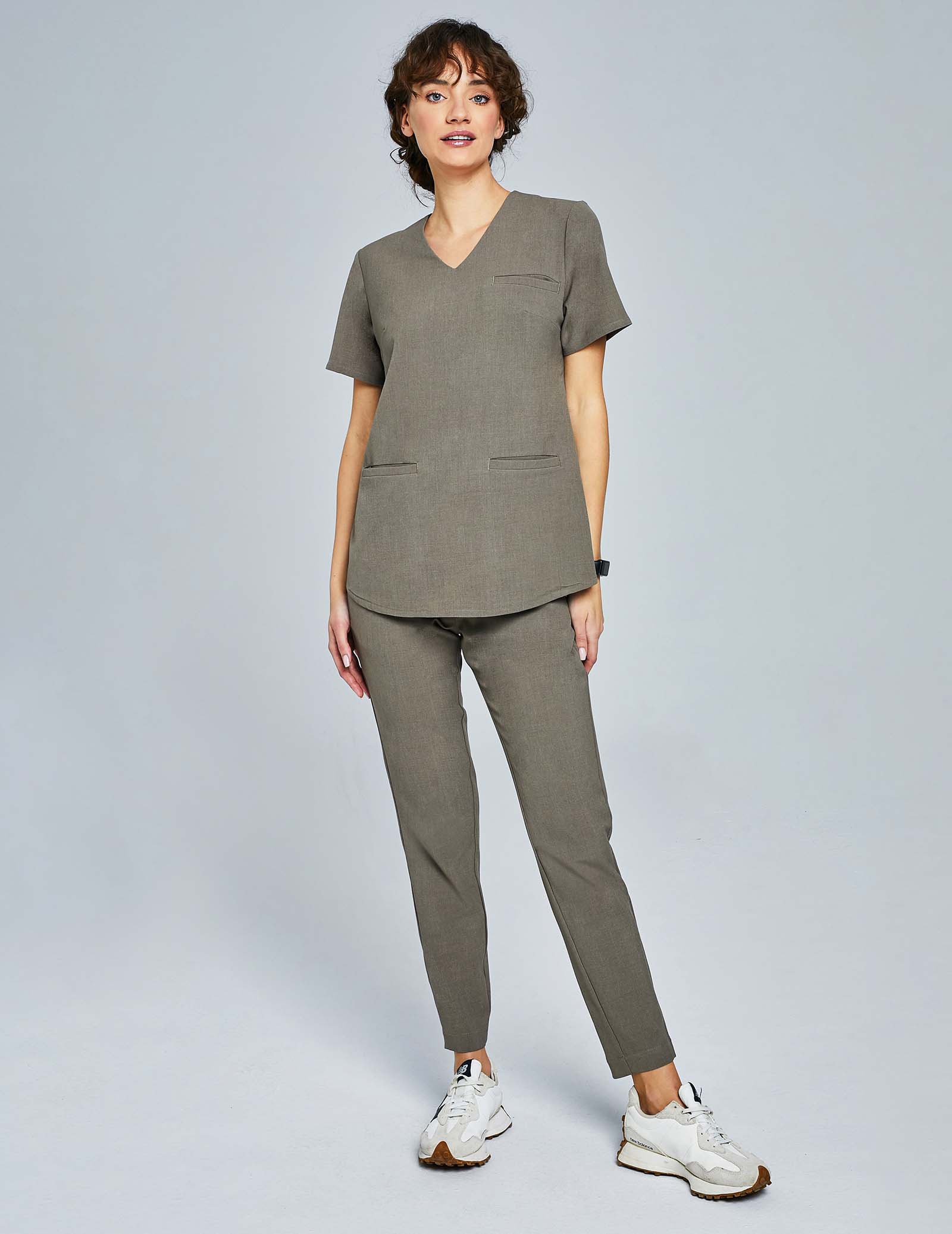 Grace Medical Sweatshirt – DUNKLER SAND Grace Medical Sweatshirt – DUNKLER SAND