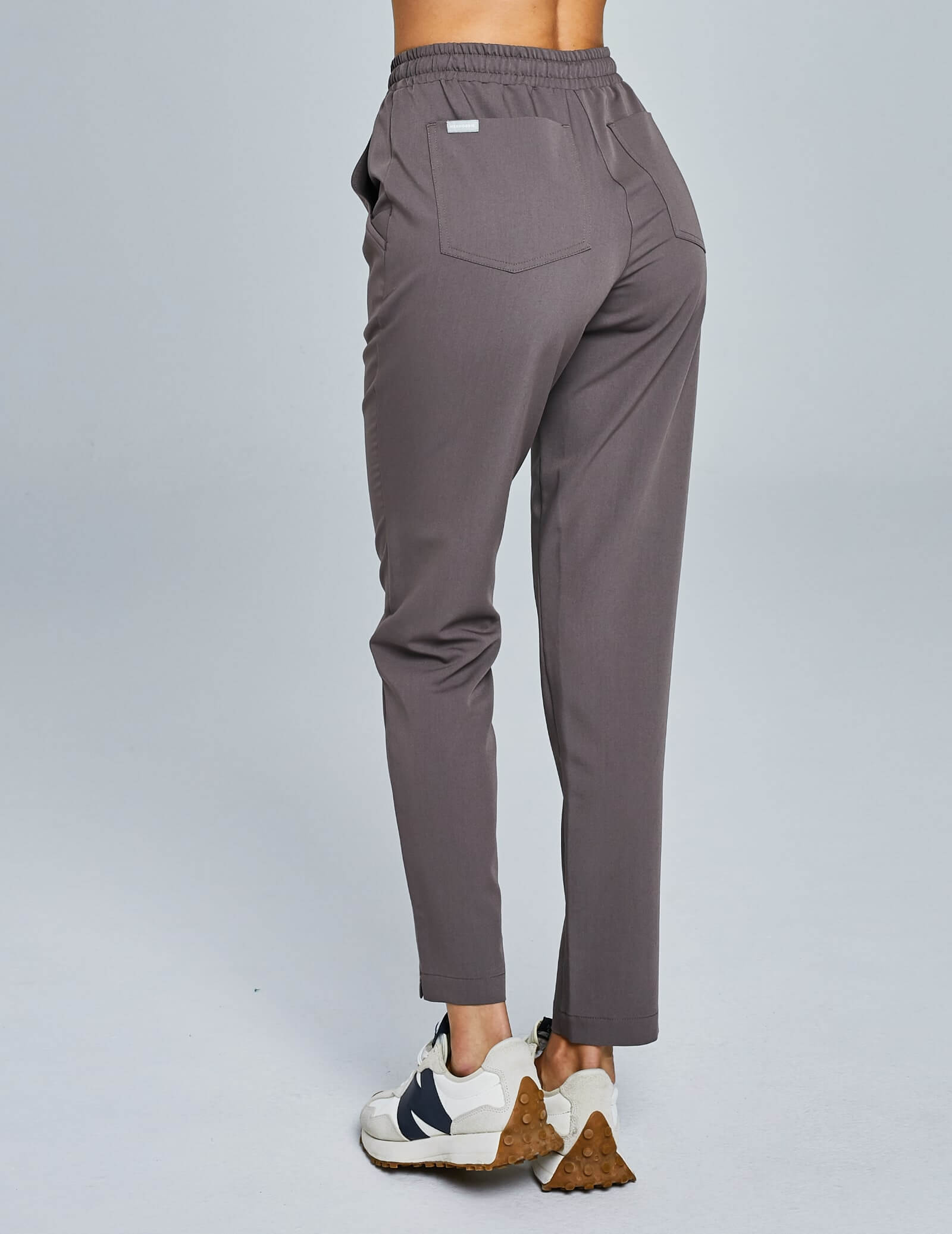 Basic Damenhose - SCHOKOLADENBRAUN Basic Damenhose - SCHOKOLADENBRAUN
