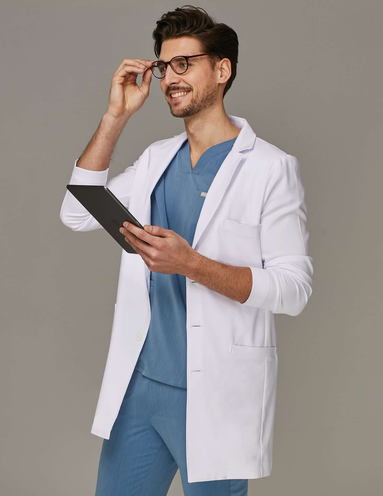 Slim-Fit-Medizinschürze für Herren – COLTON Slim-Fit-Medizinschürze für Herren – COLTON
