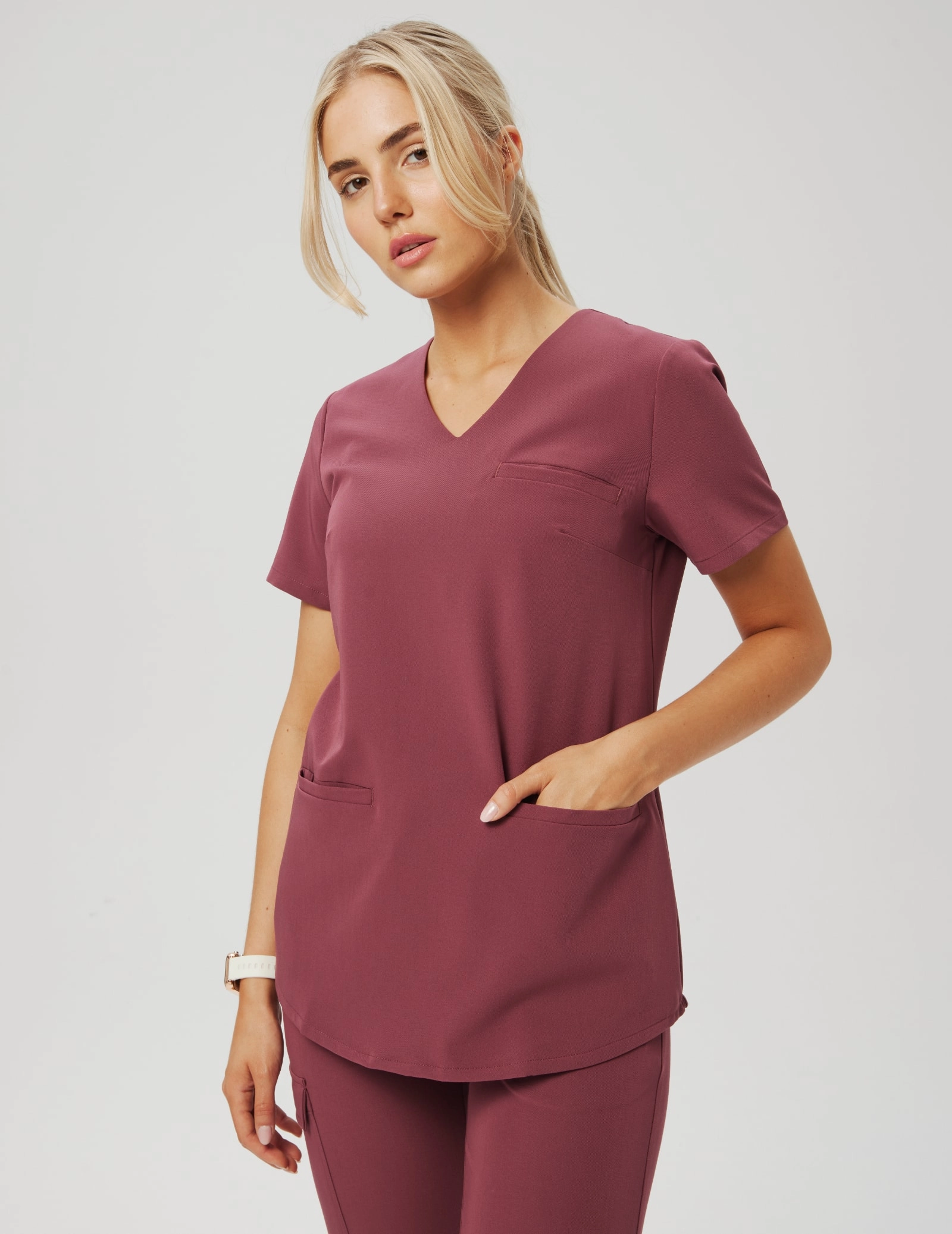 Medizinische Bluse Grace - MULLED WINE Medizinische Bluse Grace - MULLED WINE