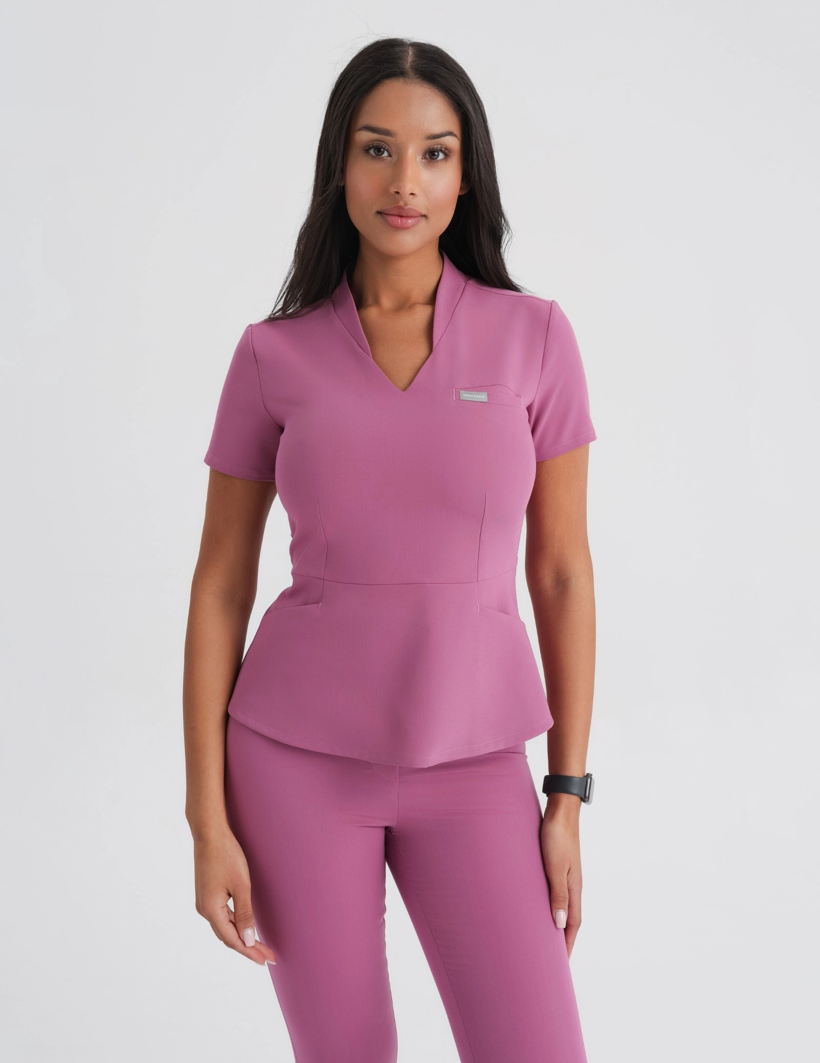 Medizinischer Kasack Kori - BERRY SHAKE Medizinischer Kasack Kori - BERRY SHAKE