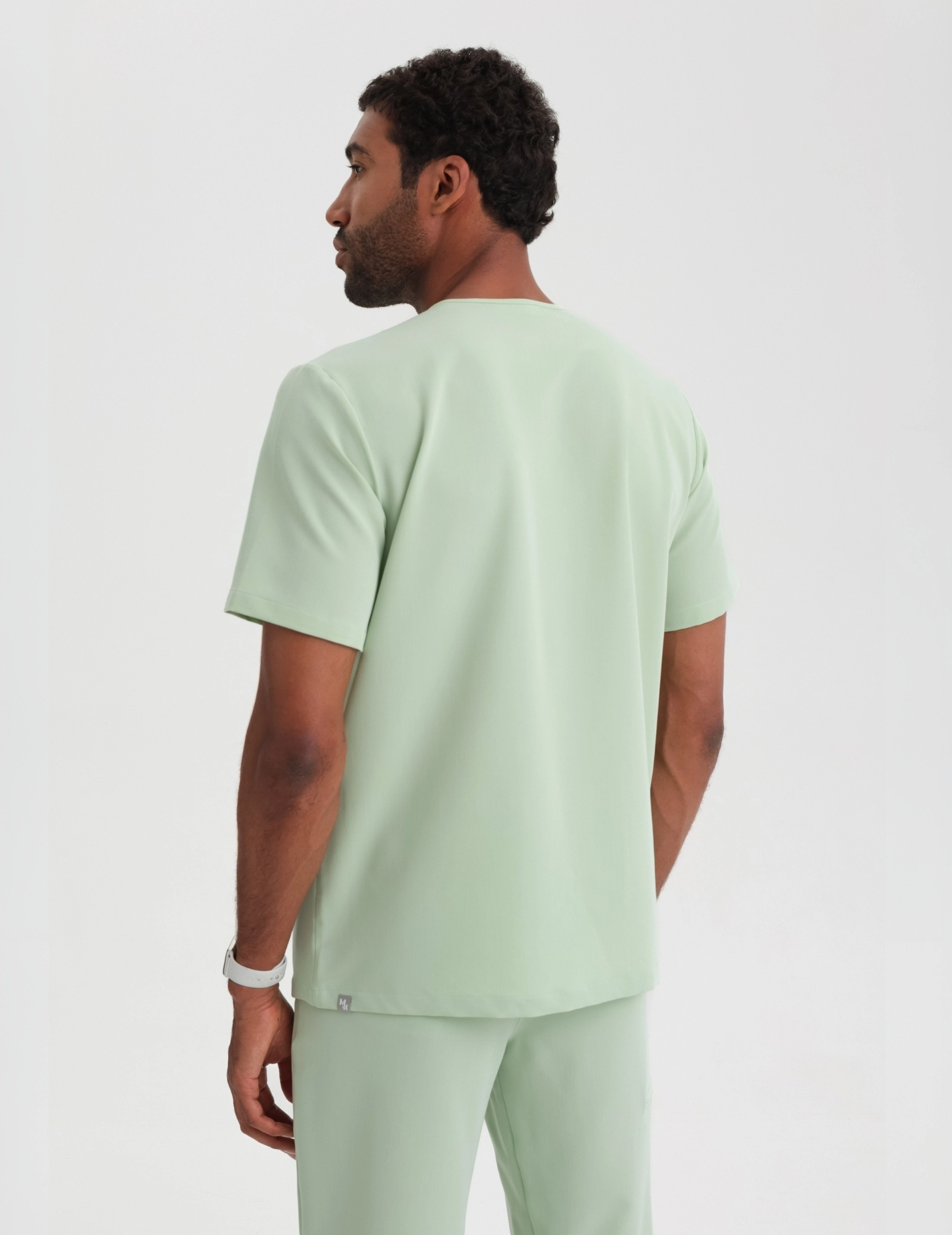 Medizinische Bluse Birbal – MATCHA LATTE Medizinische Bluse Birbal – MATCHA LATTE