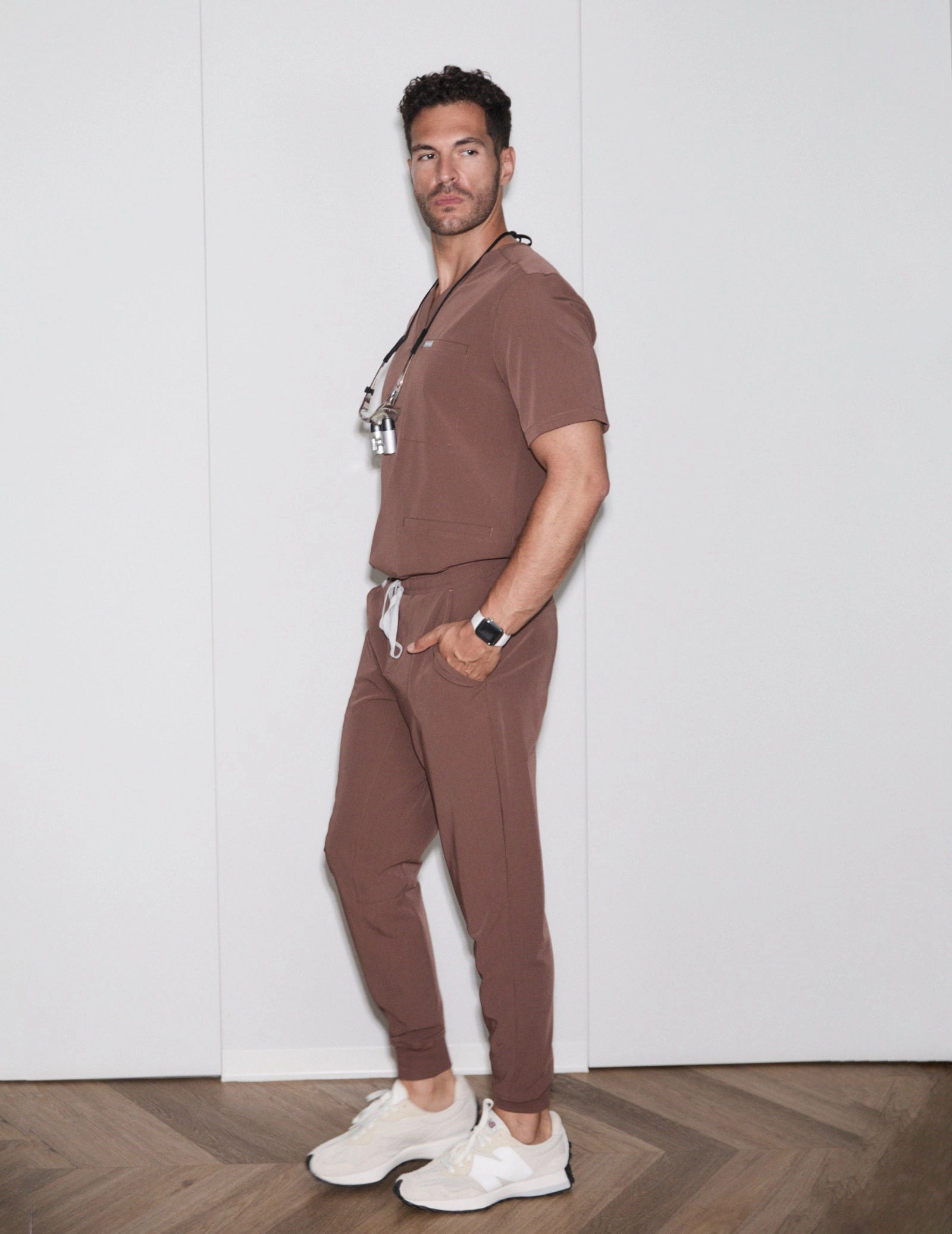 Medizinische Bluse Birbal – MILKY BROWN