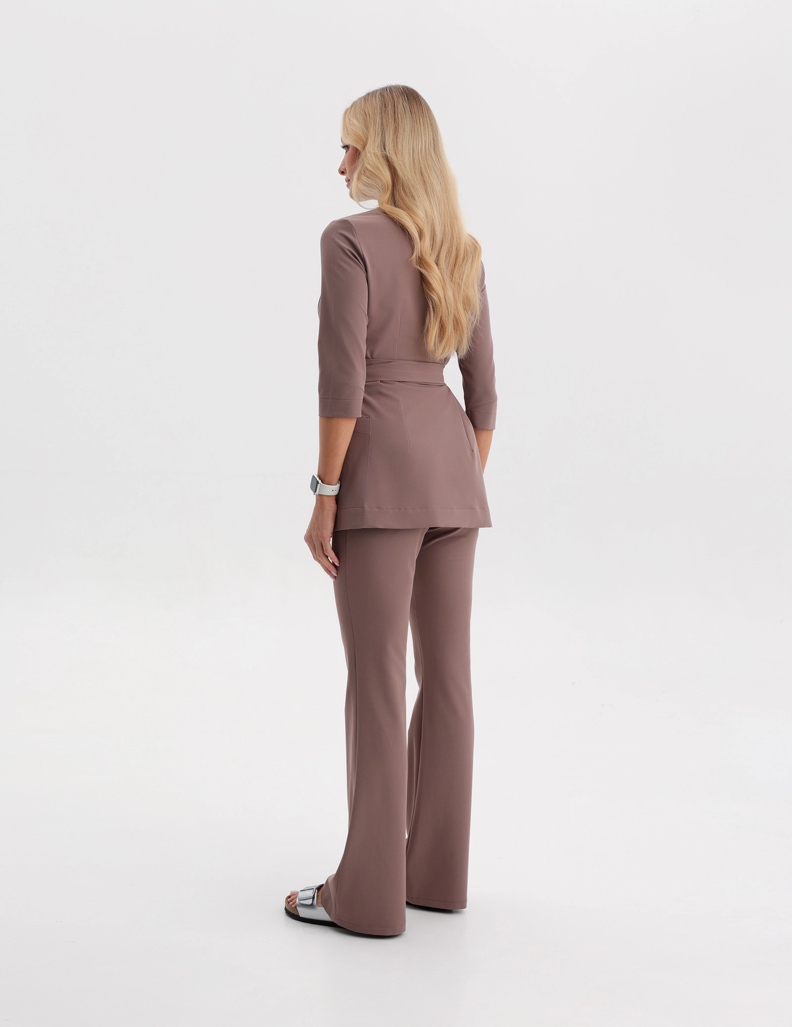 Medizinischer Kasack zum Binden Rosalie – MOCHA