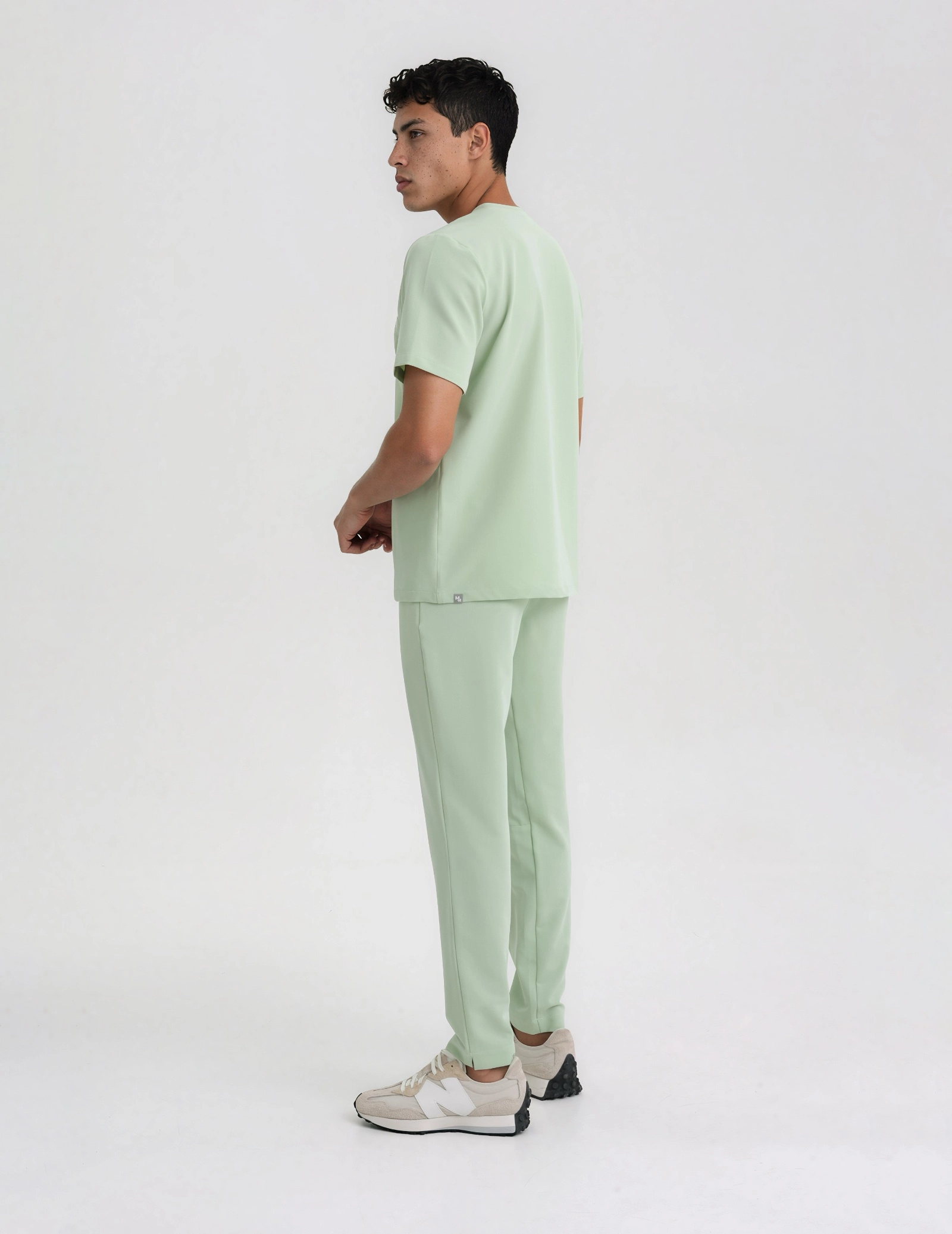 Medizinische Bluse Birbal – MATCHA LATTE